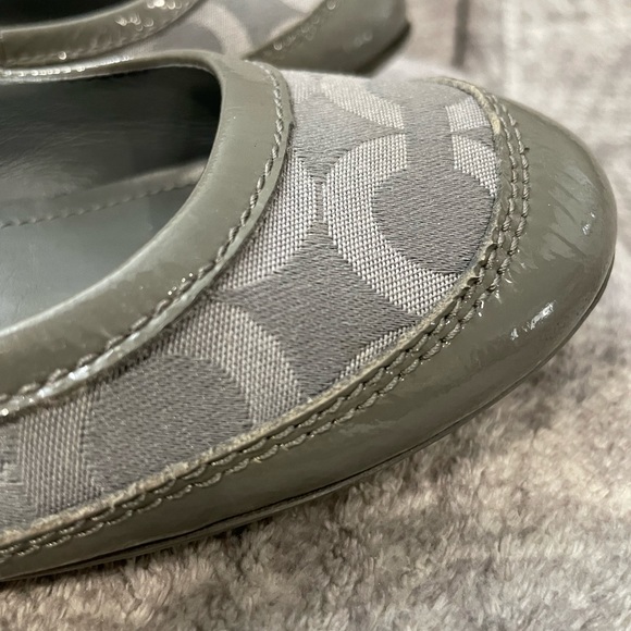 Coach Grey Patent Leather Monogrammed Flats for Women, Size 6 1/2 - Picture 3 of 13